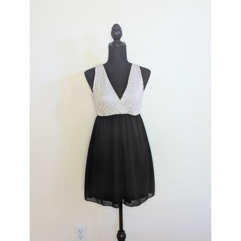 Cantata USA Vintage Short White Lace Black Chiffon Dress